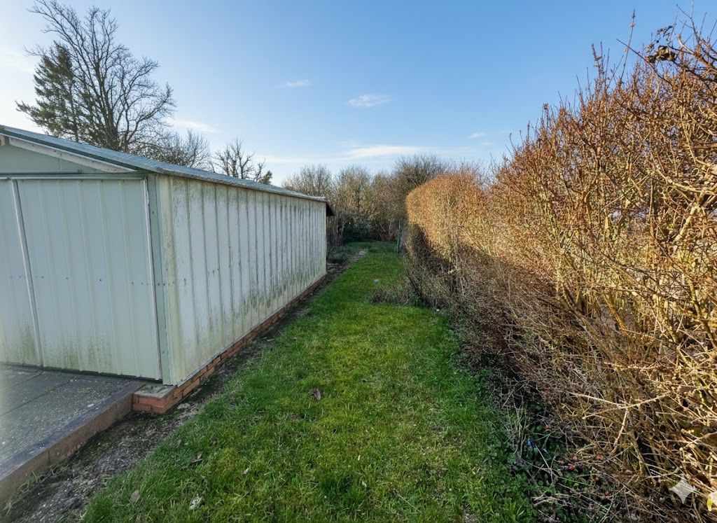 Property photo 2 of 9 4932781