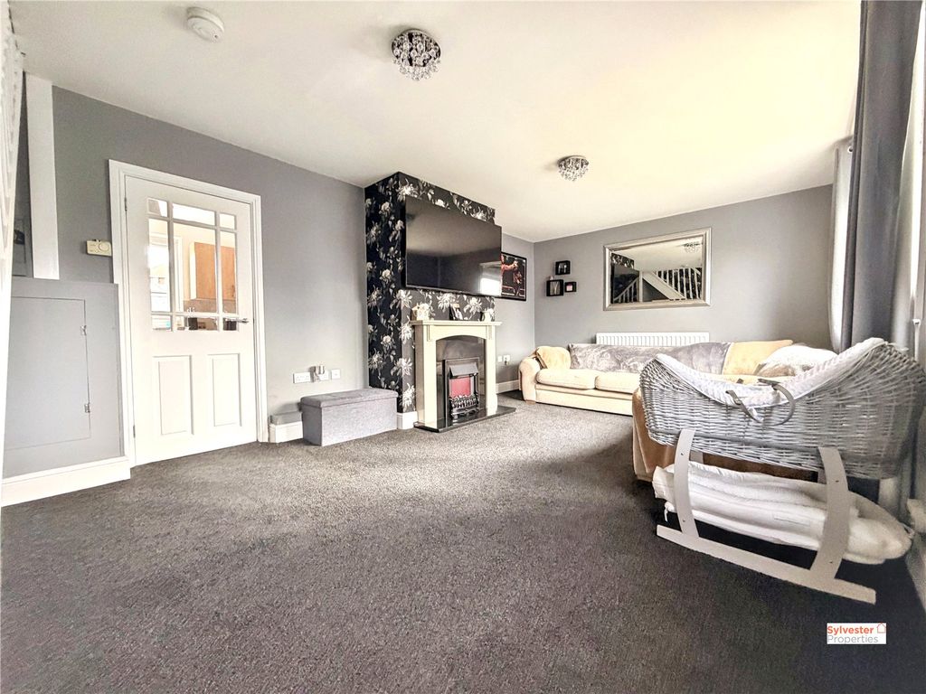 Property photo 2 of 16 Picture No. 11
