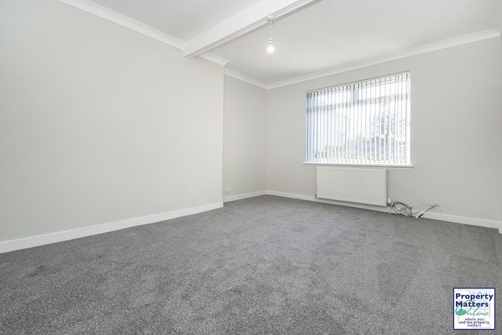 Property photo 2 of 12 Lounge