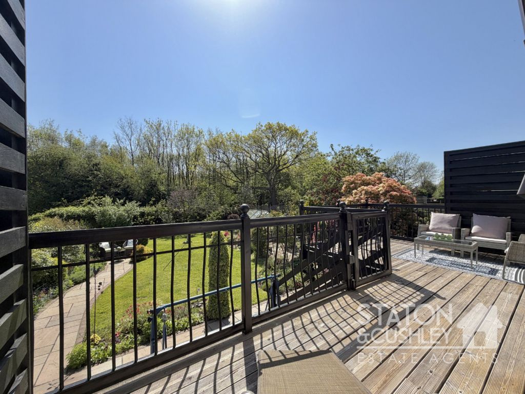 Property photo 2 of 32