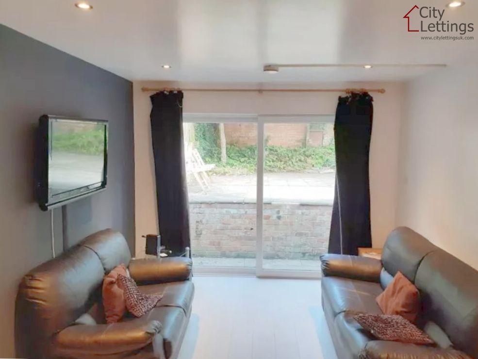 Property photo 2 of 12