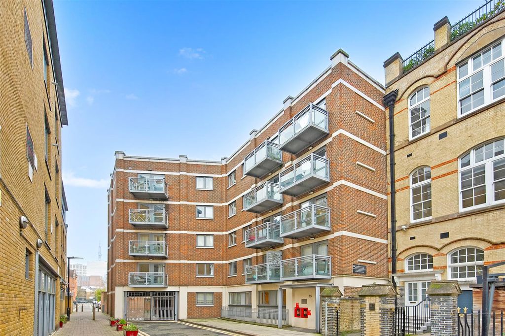 Property photo 1 of 19 Hoxton Square