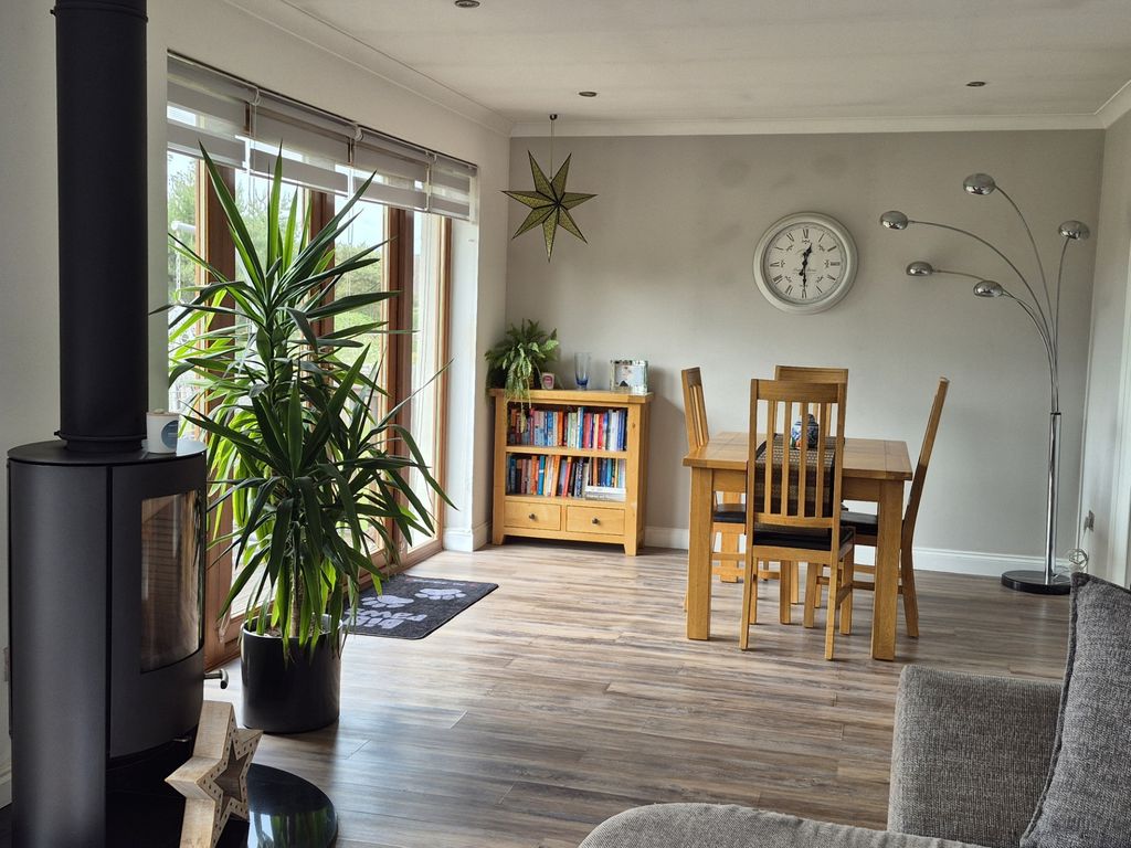 Property photo 3 of 16 Dining Room