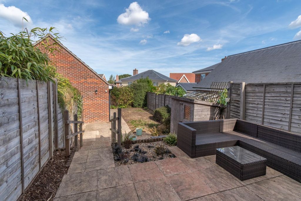 Property photo 2 of 12