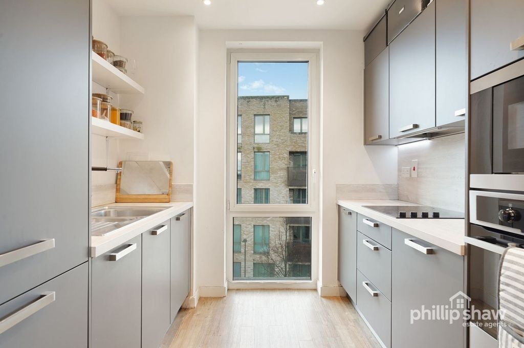 Property photo 2 of 11