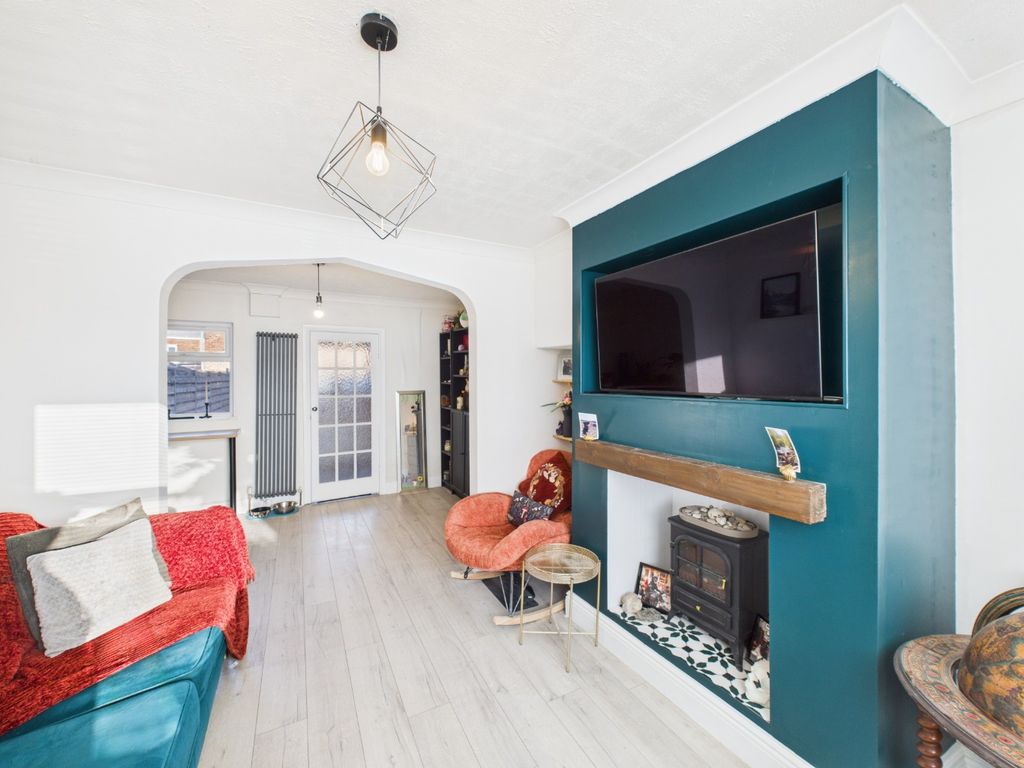 Property photo 2 of 19 4729335