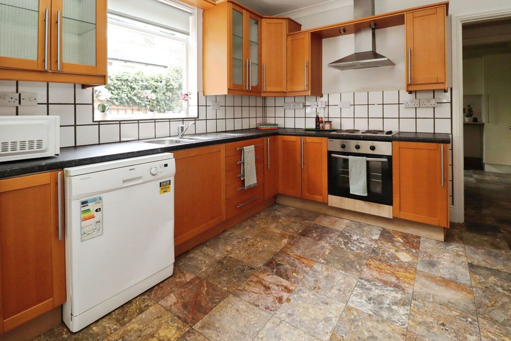 Property photo 2 of 20