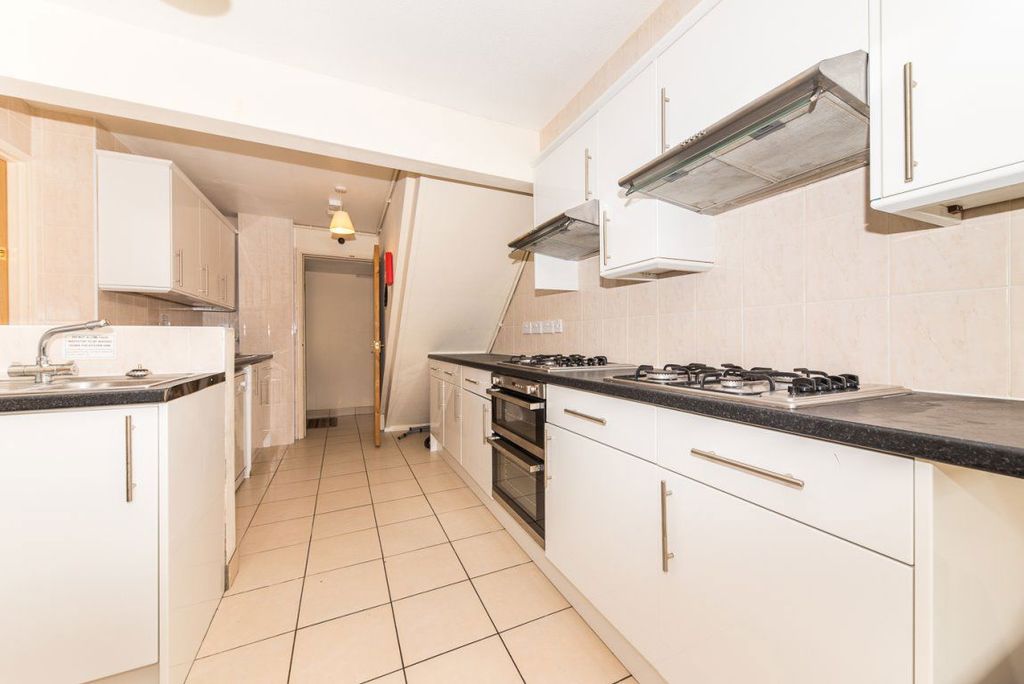 Property photo 3 of 25