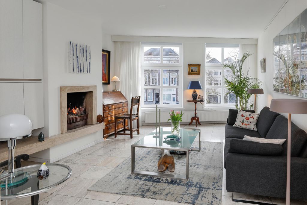 Property photo 3 of 49