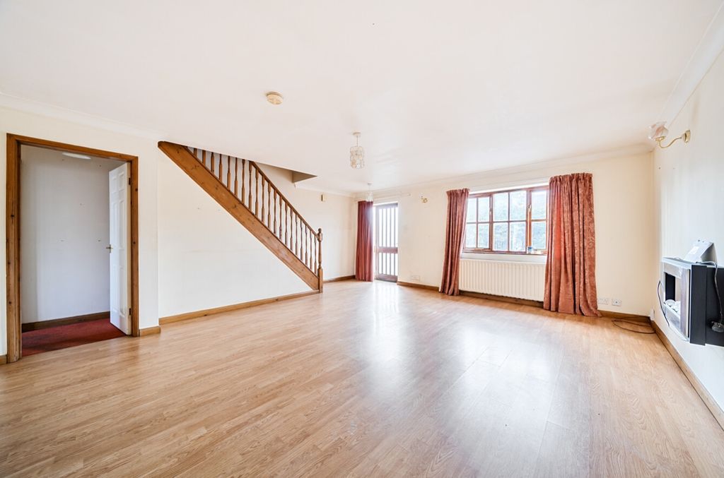 Property photo 2 of 10 1349884-2-68Bb31B300c98