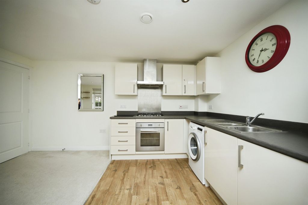 Property photo 3 of 11
