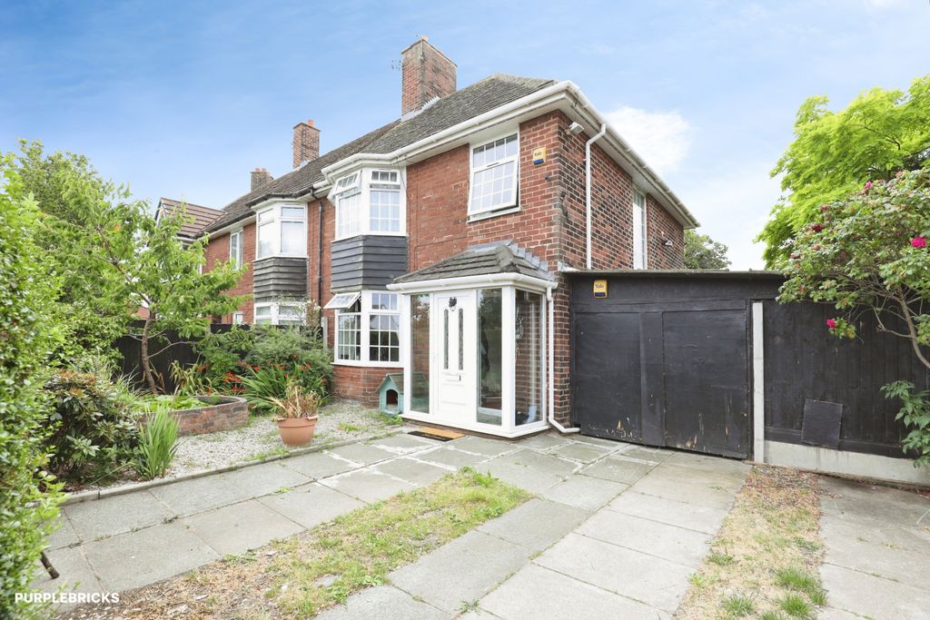 Property photo 2 of 20