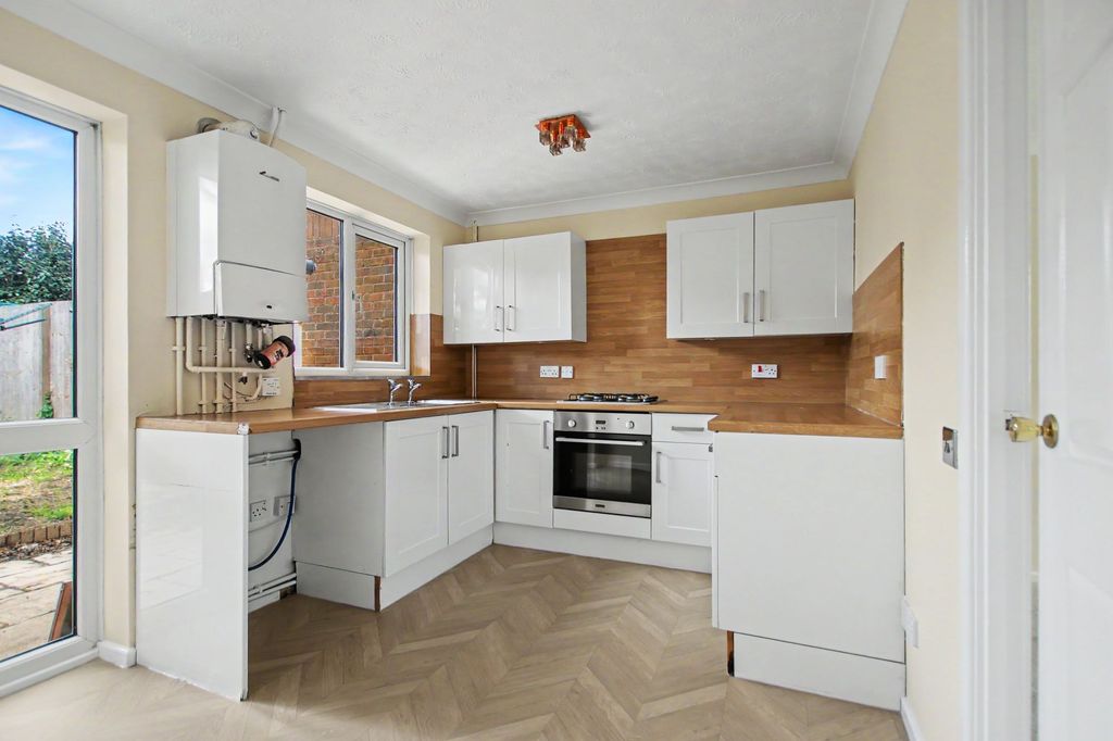 Property photo 2 of 9