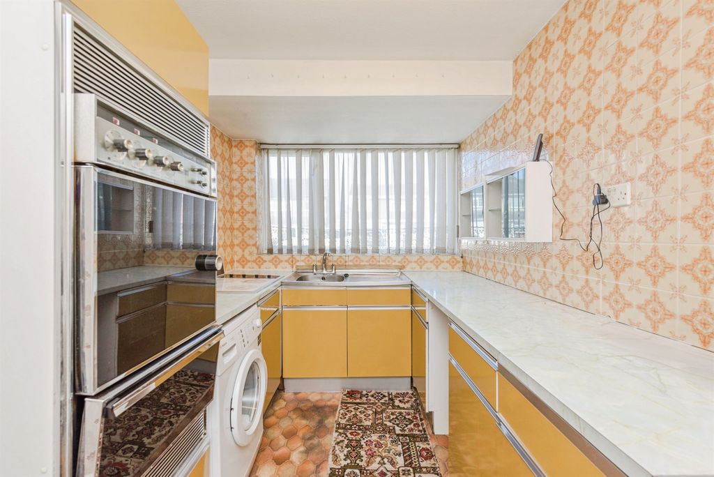 Property photo 3 of 20