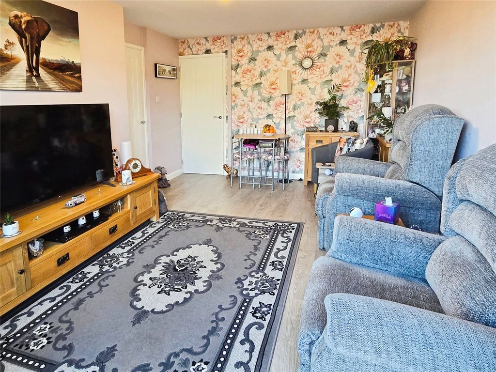 Property photo 2 of 14 Living Room