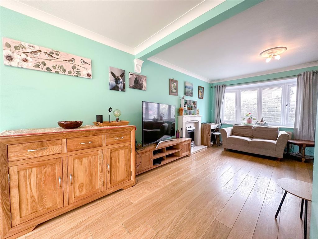 Property photo 3 of 24