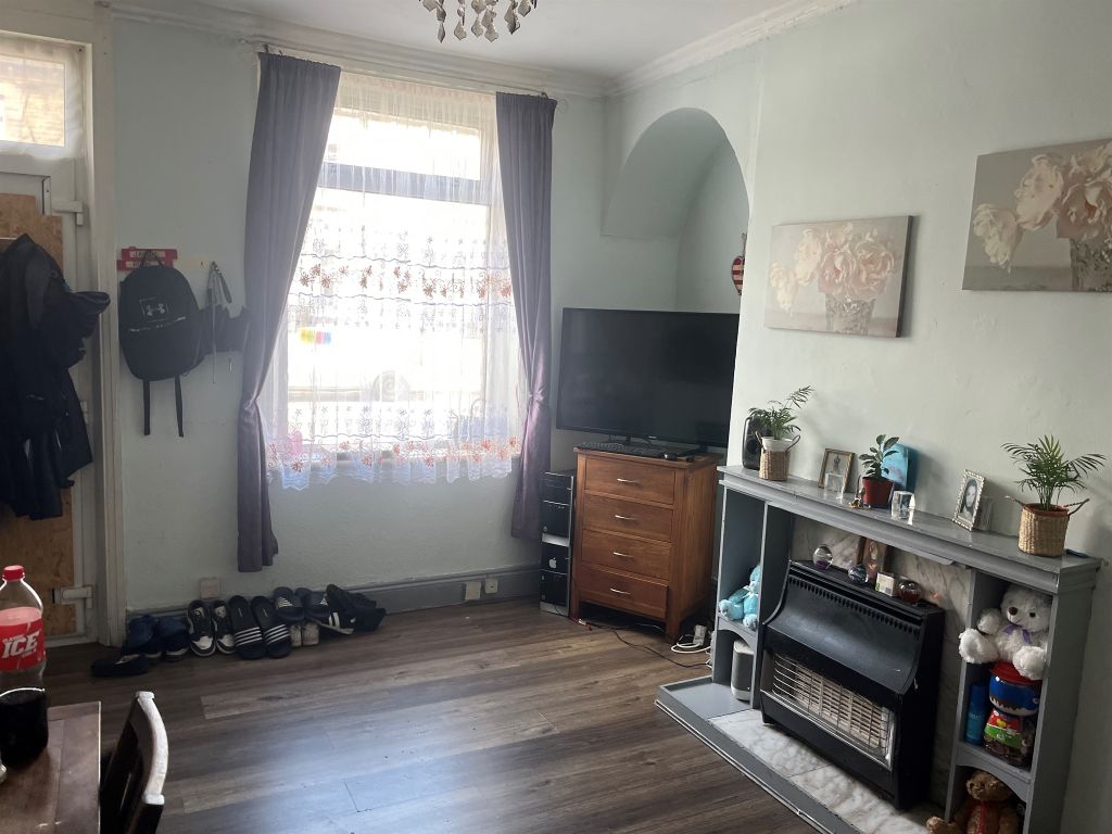 Property photo 2 of 5