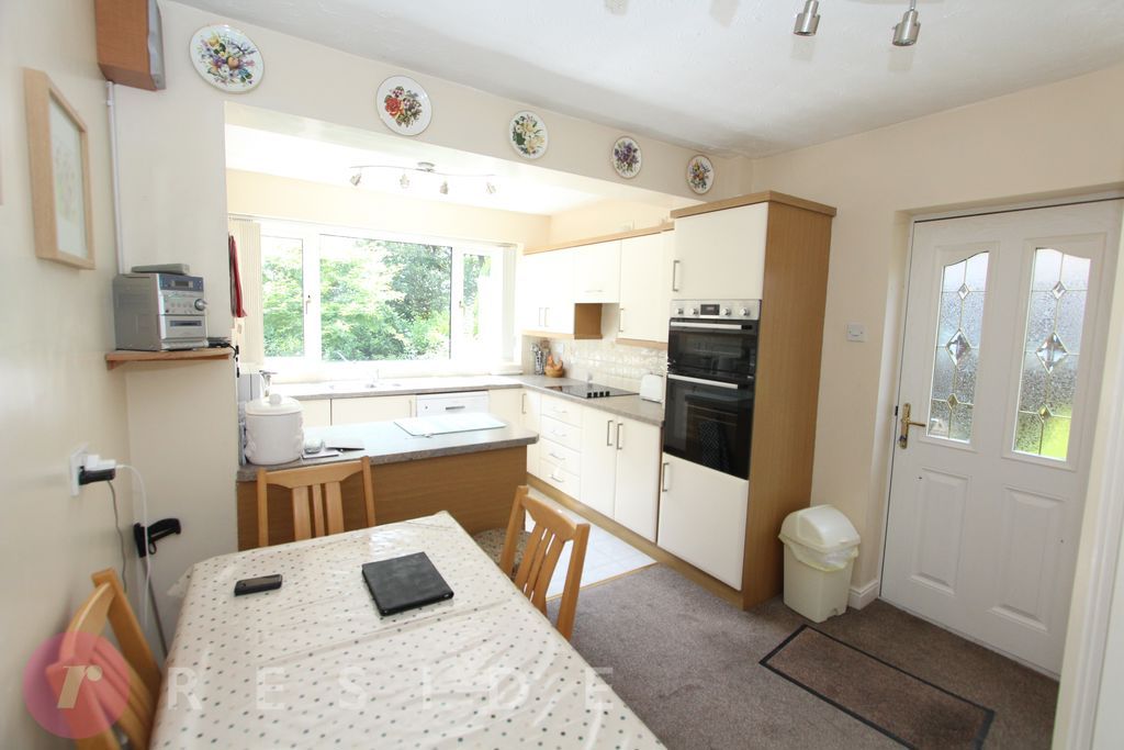 Property photo 3 of 17 Breakfast Kitchen