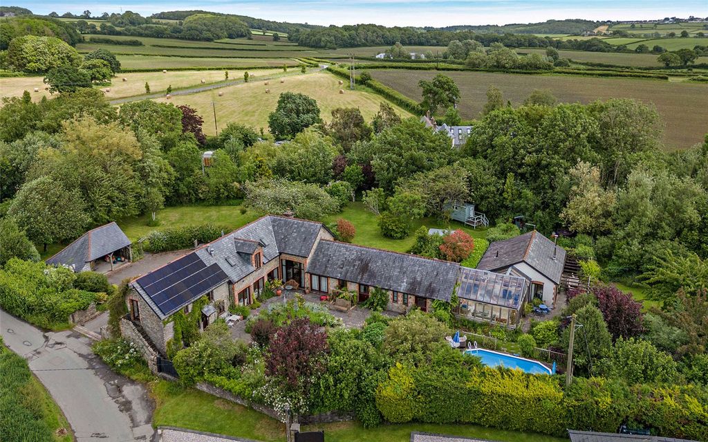 Property photo 1 of 31 Aerial