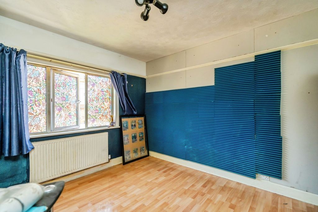 Property photo 3 of 10 Pbox-Img.Jpg