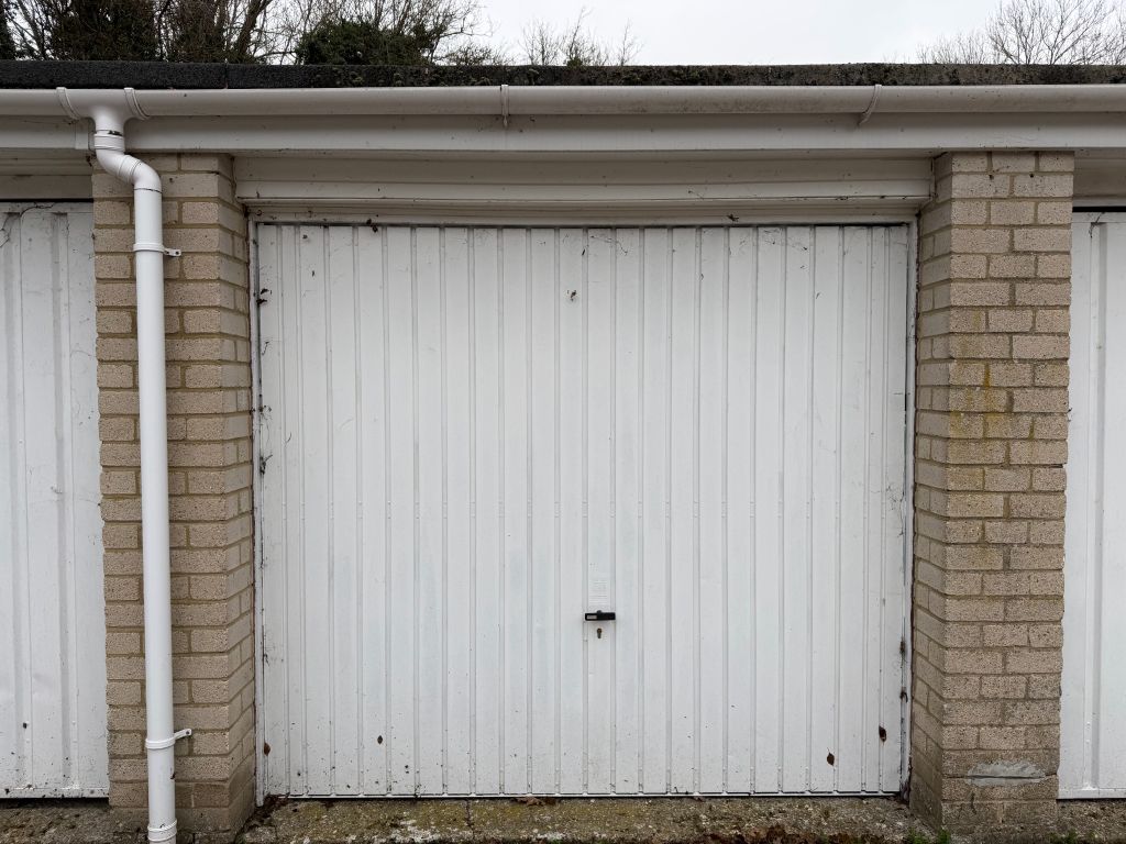 Property photo 1 of 2