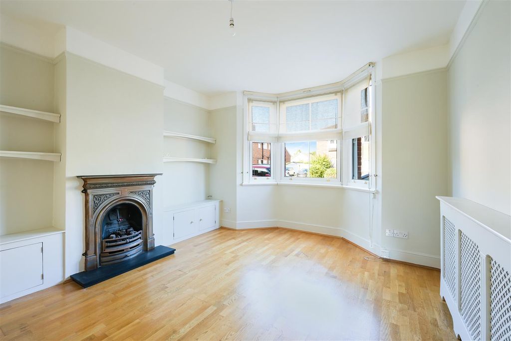 Property photo 2 of 13 Andrews Close,  (1).Jpg