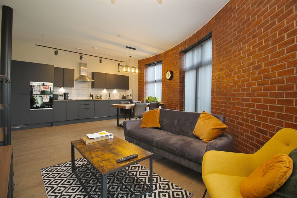 Property photo 1 of 27 Lounge / Diner