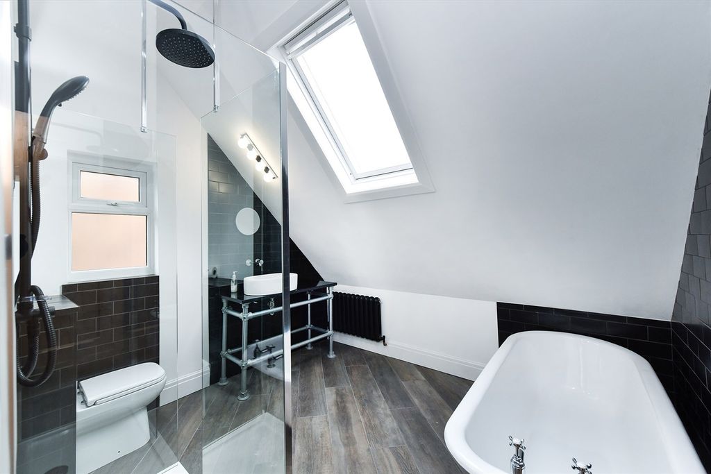Additional image 12 of 5 bed semi-detached house to rentHamilton Drive NG7