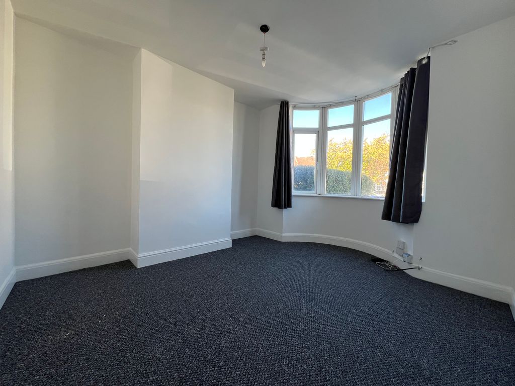 Property photo 2 of 27