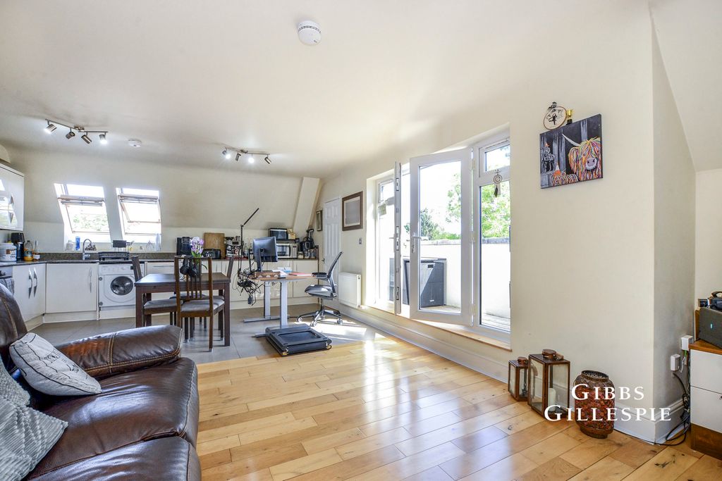 Property photo 3 of 19 Pbox-Img.Jpg