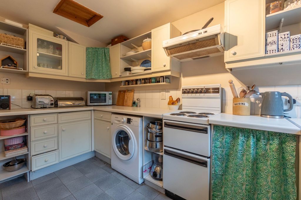 Property photo 3 of 19