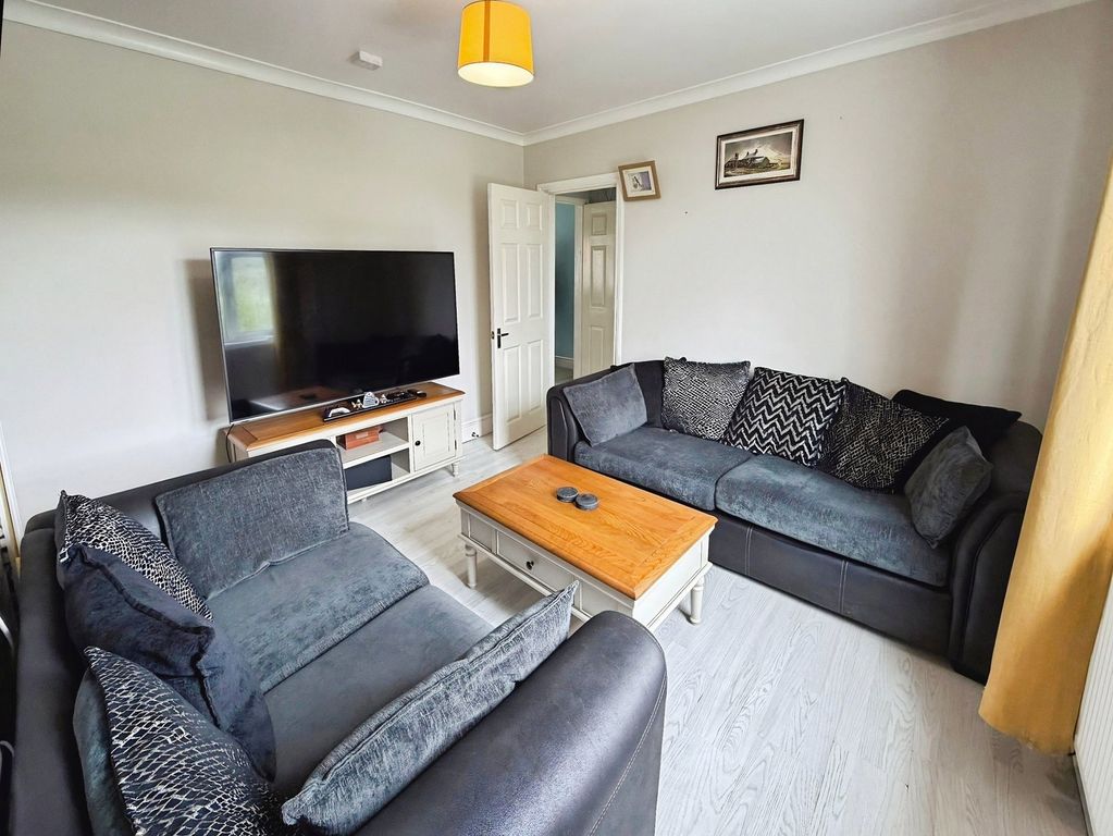 Property photo 3 of 28