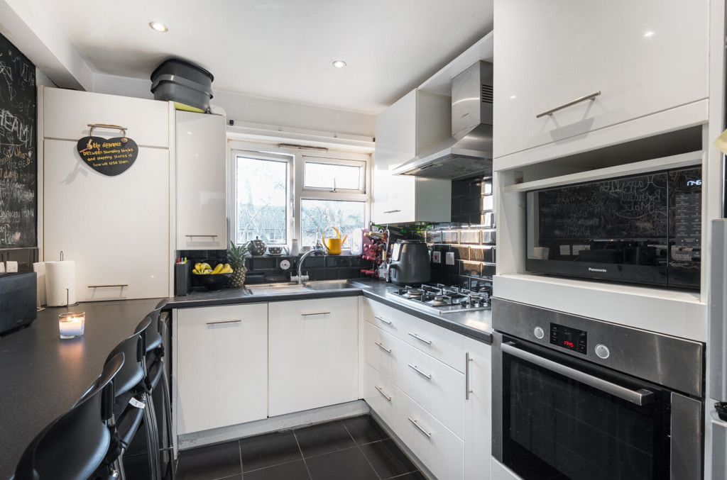 Property photo 3 of 13 Kitchen
