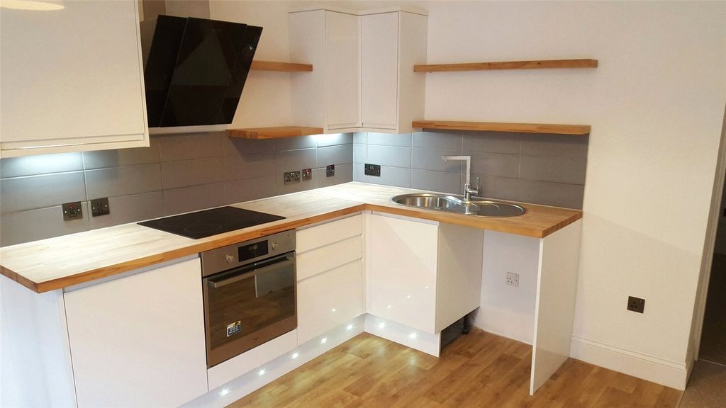 Property photo 2 of 7 2 - Picture No. 01