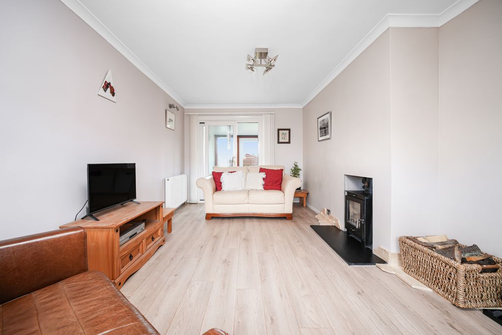 Property photo 3 of 16 Property Image 4