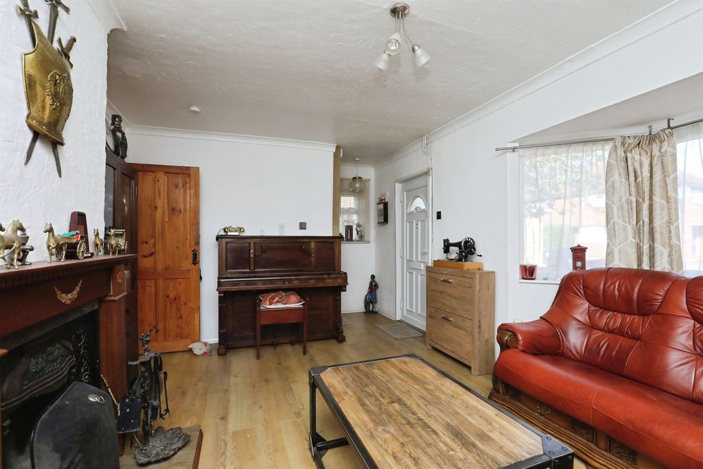 Property photo 3 of 16