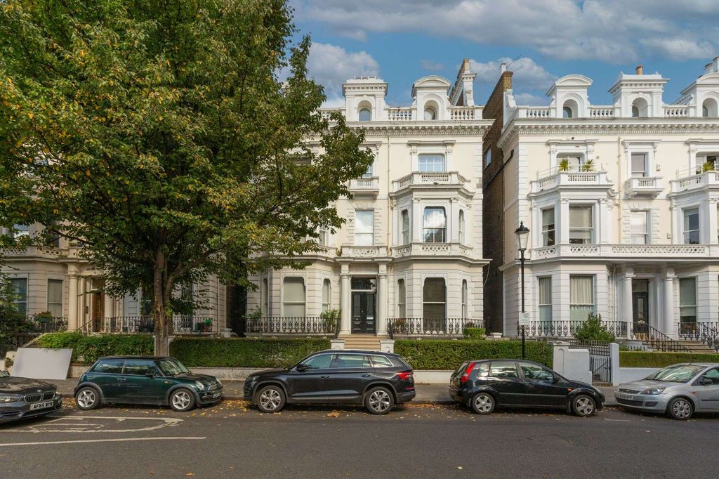 Property photo 1 of 17 30 And 34 Pembridge Square, Notting Hill, London W2 4Dt