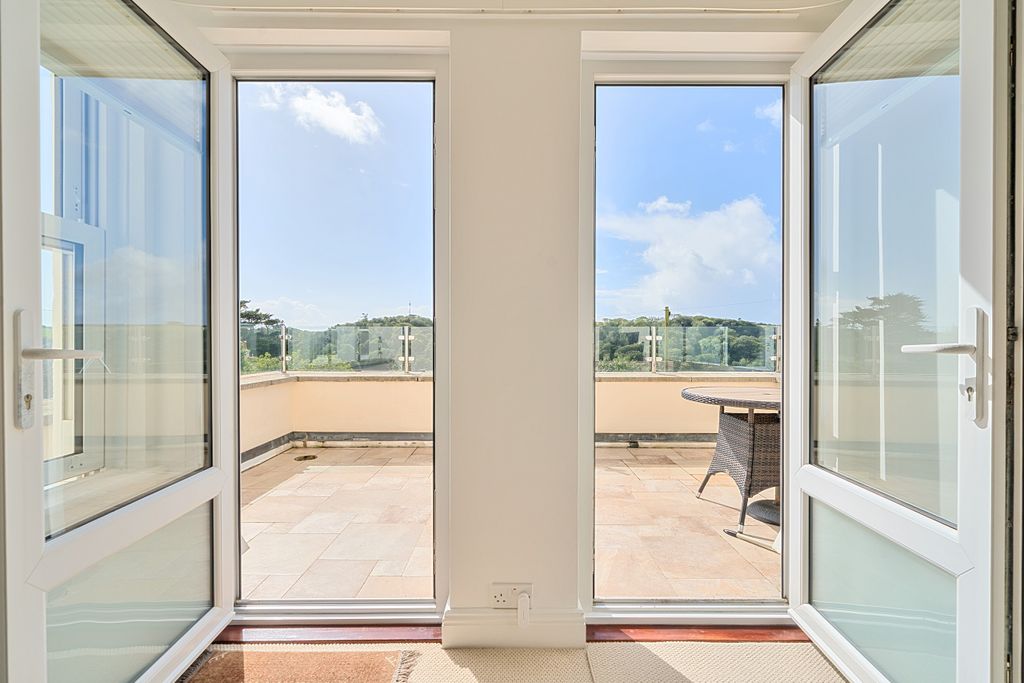 Property photo 2 of 18 1349537-8-68c2B27E04Fb8