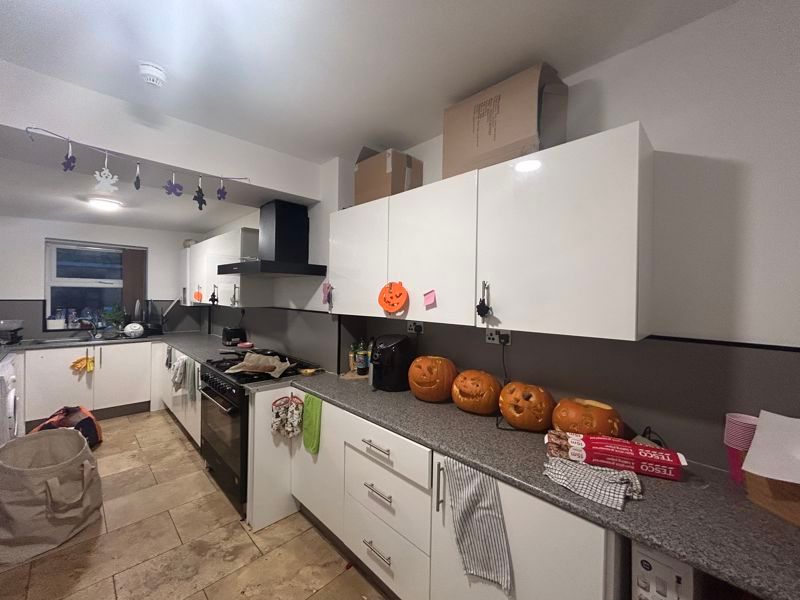 Property photo 3 of 10 Photo 4