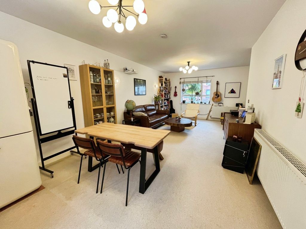 Property photo 2 of 18 Picture 2