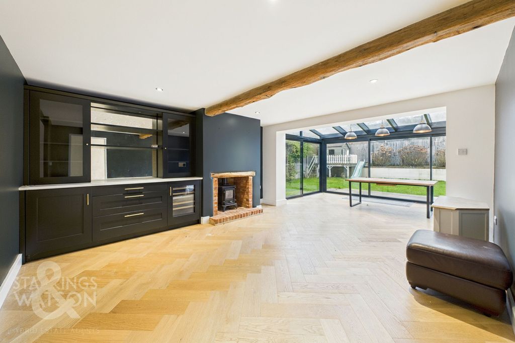 Property photo 3 of 40