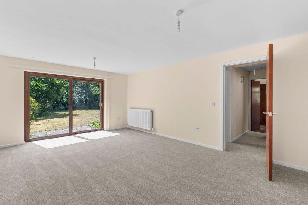 Property photo 3 of 10 Living Room