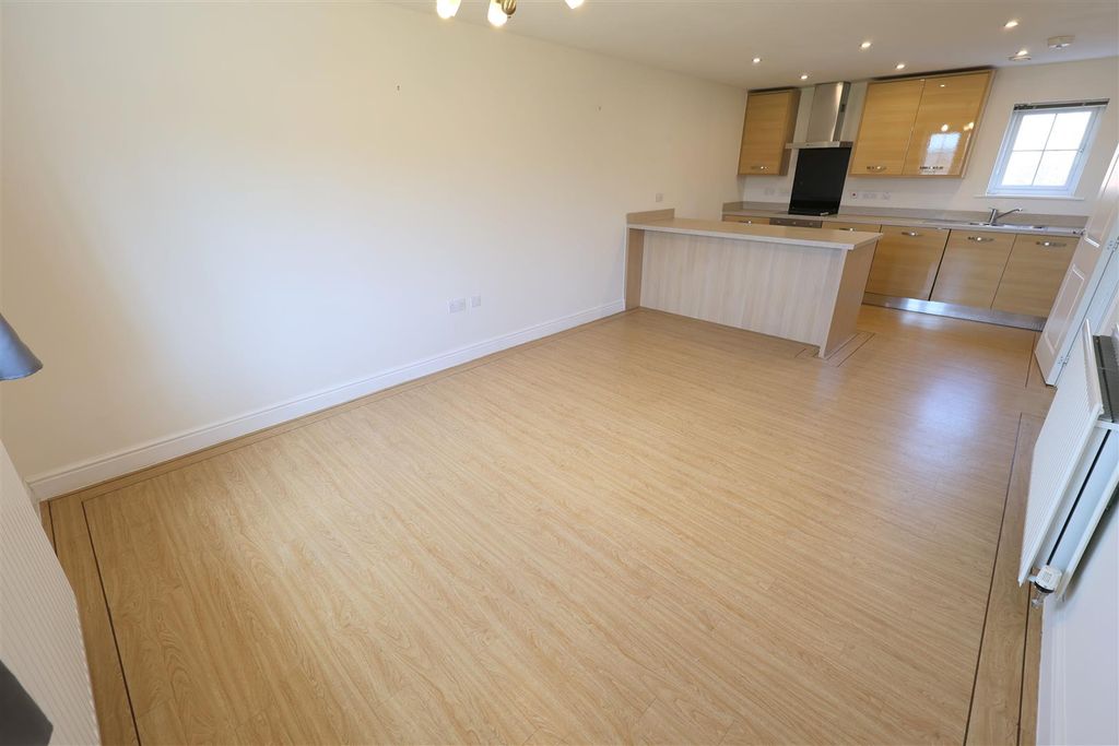 Property photo 3 of 24 Lda Living Room Kitchen.Jpg