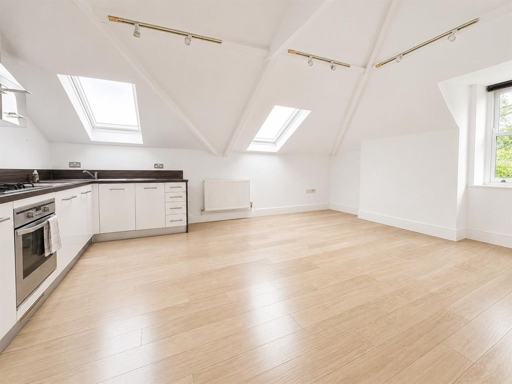 Property photo 2 of 6 005A55E6-8Aa9-4F71-B5A6-07B1F24C547E.Png