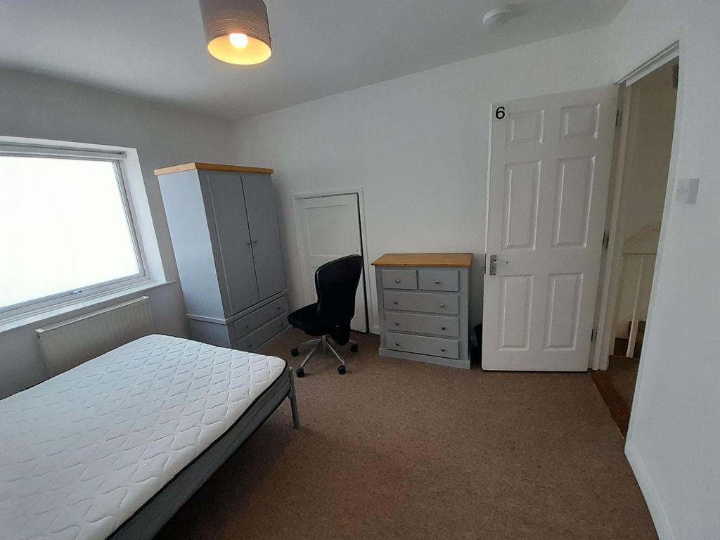 Property photo 2 of 11 5109102