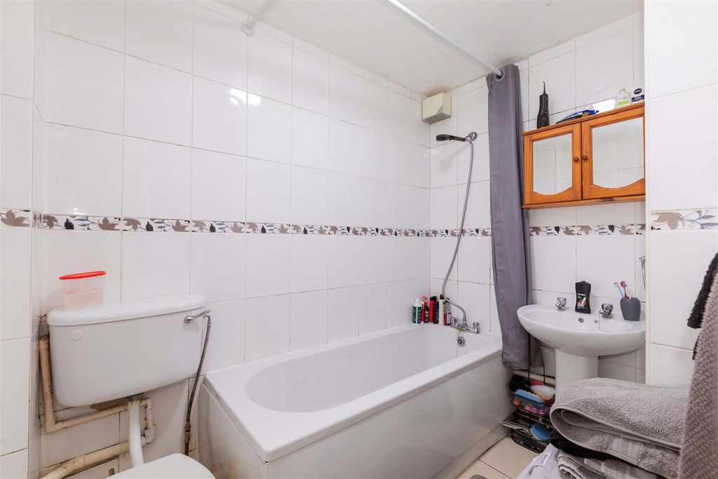 Property photo 2 of 10 352 Walpole Road-6.Jpg