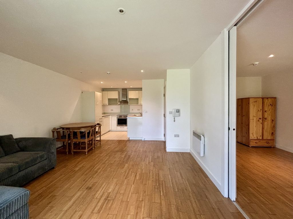 Property photo 1 of 13 Image00003