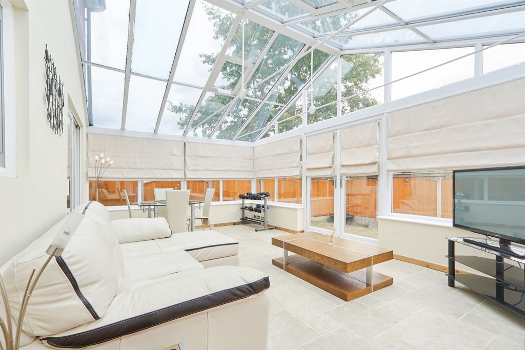 Property photo 2 of 30