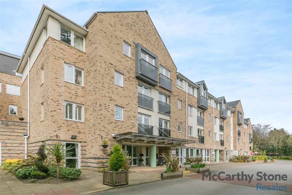Property photo 1 of 25 8641860-Exterior02.Jpg