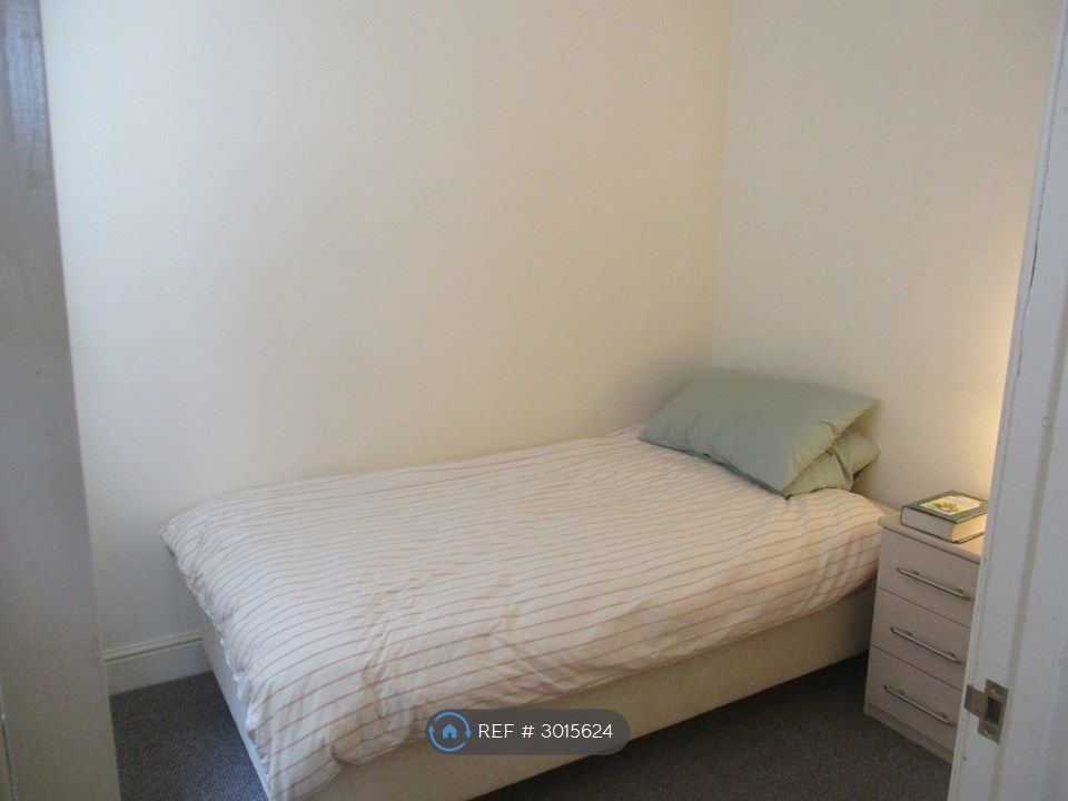Property photo 2 of 24 Bedroom